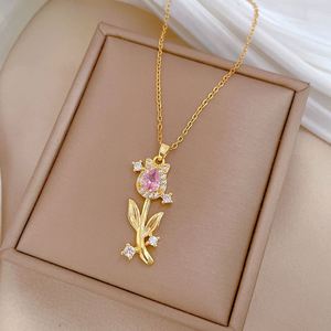 Collar de Acero Inoxidable Chapado en Oro de 18k con Zirconia, Collar con Colgante de Flor de Tulipán para Mujer - Product Image 3