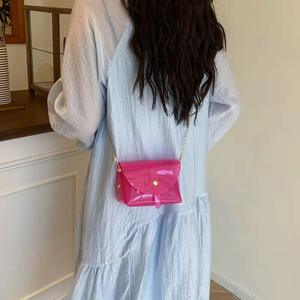 Sac à bandoulière innovant et écologique en PVC pour femme, idéal pour les occasions formelles et les soirées, style féminin, innovation révolutionnaire - Product Image 3