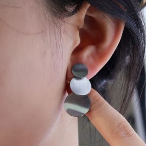 Boucles d'oreilles vintage en acier inoxydable imperméable, plaquées or 14k 18k PVD, bijoux classiques pour femmes, boucles d'oreilles tendance pour femmes - Product Image 4