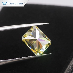 Moissanite Synthétique de Luxe TianYu Gems Ice Flower, Taille Émeraude, Couleur Changeante, Certifiée IGI, Jaune Tendance, Créée en Laboratoire - Product Image 3