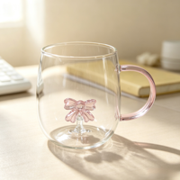 Mug en verre borosilicate fait main avec nœud rose 3D à l'intérieur, tasse à café ou à thé en verre transparent avec poignée rose, tasse à boire esthétique et mignonne