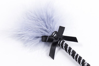 Nouveau Sexy Bowknot Bâton Flirter Bondage Outils Jeux Érotiques Chatouiller Plume Pour Le Sexe Adulte