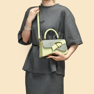 Nouvelle tendance populaire des sacs à main décontractés, au style unique et adaptés aux tendances mode féminines. Fabriqué en matériau PU. 8812-1 - Product Image 4