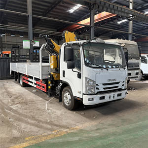 Truk ringan Isuzu 8-ton dengan lengan lipat derek dan tangga di ekor berfokus pada komponen bantalan inti - Product Image 2