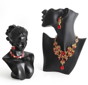 Présentoir à Colliers Polyvalent en Résine – Support de Présentation de Bijoux - Product Image 4