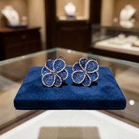 Boucles d'oreilles à clous en cristal floral avec accents de perles d'imitation et finition dorée pour femmes, bijoux de mode pour célébration d'anniversaire