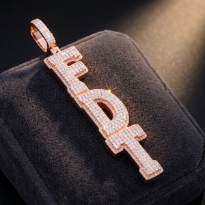 Collier pendentif hip-hop en moissanite KIVORA le plus vendu, bijoux pour hommes et femmes, idéal pour les soirées, en promotion - Product Image 4