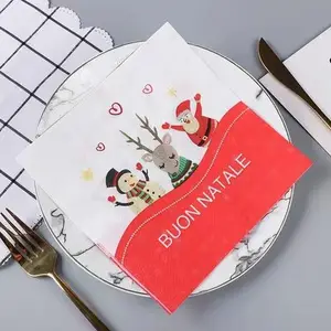 Lenços umedecidos artísticos para festas comemoram a mesa de Natal com guardanapos decorativos