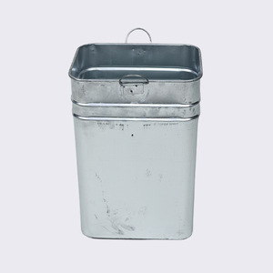 Cubo de basura rectangular de plástico para exteriores, 25x31x43cm, con contenedor interior extraíble para uso en exteriores - Product Image 2