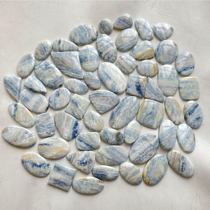 Piedra preciosa de ágata suelta cabujón de Rodocrosita de corte ovalado natural azul - Product Image 1