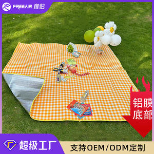 Tapis de pique-nique d'extérieur Doormate, jaune à carreaux, rectangulaire, imperméable, portable, pour le camping et la plage au printemps - Product Image 2