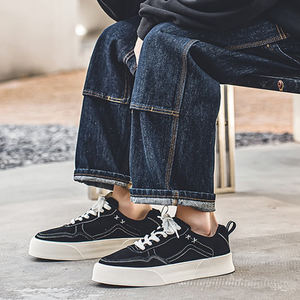 รองเท้าผ้าใบแบบสวมลำลอง สไตล์สเก็ตบอร์ด คลาสสิก หุ้มข้อต่ำ ผลิตตามแบบ OEM/ODM พร้อมสกรีนโลโก้  วัสดุยาง  ใส่ได้ทุกฤดู เหมาะสำหรับเดินป่า  ใส่สบาย  สไตล์ผู้ชาย - Product Image 4