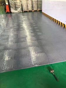 Baldosas de <span class=keywords><strong>PVC</strong></span> Antideslizantes Modernas para <span class=keywords><strong>Garaje</strong></span> o Taller - Pisos de Vinilo de Tablones Anchos Encastrables para Uso en Interiores - Product Image 6