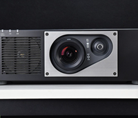 Projecteur à lentilles interchangeables avec plusieurs rapports de projection pour différents sites, résolution 4K, portable pour une utilisation professionnelle et éducative