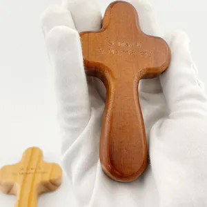 HT Iglesia Proveedor Fabricación Accesorios de decoración para el hogar Ortodoxa Católica Cruz colgante de madera Cruz de madera