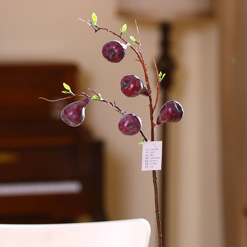 สีแดงอมม่วง