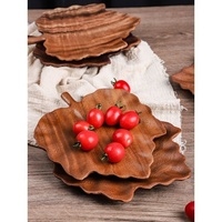 Houten dienblad in de vorm van een esdoornblad, handgesneden, voor fruit, snacks en desserts, geschikt voor bruiloften, tafels en thuisdecoratie.