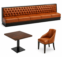Ensemble table et chaises sur mesure, faciles à nettoyer, en cuir, pour restaurant, café, ou salle à manger.