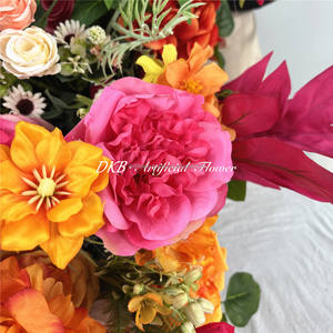 พรมดอกไม้ประดิษฐ์ขนาดใหญ่หลากสีทำมือจากผ้าไหม/ผ้า สำหรับทางเดินงานแต่งงาน วันแม่ และคริสต์มาส จาก DKB Wholesale - Product Image 4
