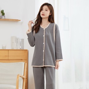 Automne et <span class=keywords><strong>hiver</strong></span> maternité <span class=keywords><strong>ensemble</strong></span> décontracté épaissi Double tissu couleur unie Cardigan pour l'allaitement sommeil et salon - Product Image 4