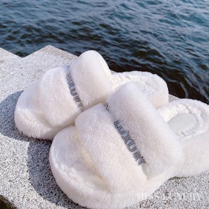 Chaussons d'intérieur en fourrure moelleuse à bout ouvert en véritable <span class=keywords><strong>peau</strong></span> de <span class=keywords><strong>mouton</strong></span>, <span class=keywords><strong>pantoufles</strong></span> de luxe en fourrure pour femmes - Product Image 1