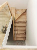 Escalier d'usine personnalisé pour intérieur, escalier de loft intégré en acier et bois, simple, à double poutre, avec marches en verre et en bois massif, pour villa