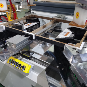 Factory Direct <strong>Sale</strong> High <strong>Frequency</strong> Wooden Cabinet Door Fast Assembly <strong>Machine</strong> - Product Image 4