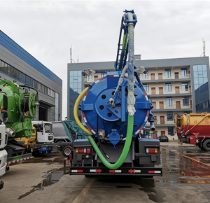 Camion de nettoyage des égouts à double réservoir, buse rotative à 360°, diesel haute performance, capacité <span class=keywords><strong>du</strong></span> réservoir de 20 m³, Euro 3, <span class=keywords><strong>manuel</strong></span> - Product Image 4