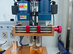 <span class=keywords><strong>เครื่อง</strong></span>บรรจุและปิดฝาแบบกึ่งอัตโนมัติสำหรั<span class=keywords><strong>บน</strong></span>้ำยาล้างมือ <span class=keywords><strong>เครื่อง</strong></span>ดื่ม และเครื่องปิดฝาสำหรับธุรกิจขนาดเล็ก - Product Image 4