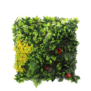 Pannelli Decorativi da Interno 100x100cm, Parete di Erba Artificiale Ignifuga in Plastica, Piante Verdi Resistenti ai Raggi UV - Product Image 1