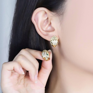 Boucles d'oreilles pour femme en zircon émeraude incrusté tête d'aigle, style explosion mode européenne et américaine, plaqué cuivre 18K, porte-bonheur authentique - Product Image 2