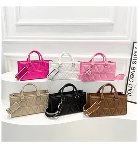 Sac fourre-tout/sac à bandoulière unisexe de luxe décontracté, tendance et élégant, couleur unie, nouvelle collection hiver 2026, avec fermeture éclair et broderie - Product Image 2