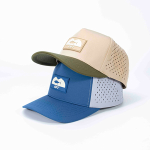 Gorra de Golf de Alto Rendimiento de 5 Paneles con Cierre a Presión de Alta Calidad, Impermeable, Perforada con Agujeros Cortados a Láser y Parche de Goma con Logotipo Personalizado - Product Image 1