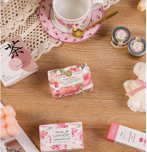 LANJO - Juego de Caja de Regalo de Lujo con Temática Rosa para Damas de Honor, Taza Floral, Toalla de Spa, Papel Reciclado Hecho a Mano, Regalo de Agradecimiento para Damas de Honor - Product Image 5