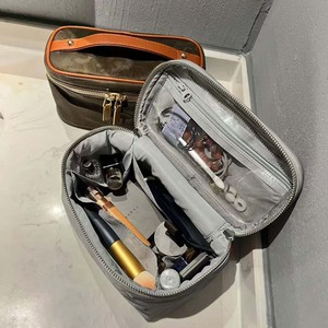 Bolsa Organizadora Grande Reutilizable Ecológica de PU Tyvek para Mujer, Bolsa de Cosméticos Portátil Personalizada con Cierre, Bolsa de Maquillaje Geométrica Colgante para Viaje - Product Image 4