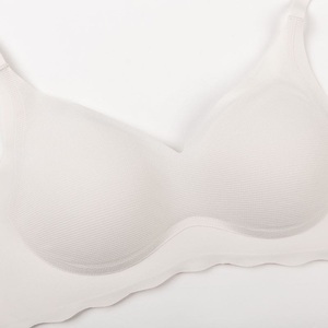 Nueva ropa interior de copa fija <span class=keywords><strong>desnuda</strong></span> sin costuras de una pieza Sujetador de Mujer Sin aros Sujetador pequeño ajustable Sujetador push-up - Product Image 4