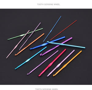 Оптовая Продажа с фабрики, набор для рукоделия с одной головкой, пластиковый крючок и швейная игла, Портативные Инструменты для вязания крючком, упакованные в сумку - Product Image 4