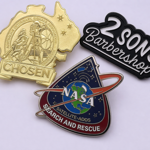 Spille da bavero personalizzate in smalto duro, spille in metallo con logo, all'ingrosso, a tema cartone animato, bandiera, barbiere, <span class=keywords><strong>NASA</strong></span>, da collezione, souvenir - Product Image 6