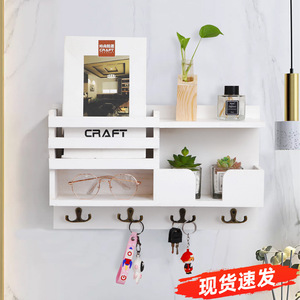 Étagère murale en bois pour le salon, porte-clés en bois, organisateur mural pour clés et courrier d'entrée disponible en - Product Image 2