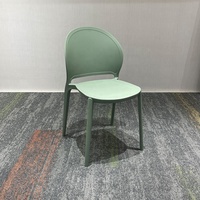Moderner Minimalistischer Esszimmerstuhl Grüner Kunststoff Stapelbar für Zuhause Büro Hotel Garten Esszimmer Möbel PP-Stühle