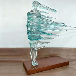 Esculturas <span class=keywords><strong>de</strong></span> Resina Transparente Personalizables <span class=keywords><strong>de</strong></span> Chicas Fuertes en el Viento - Product Image 2