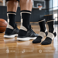 Chaussettes de basketball à compression en polyester recyclé et élasthanne, motif élargi, amorti pour le court, ajustement de la cheville, logo artistique, gradation des tailles