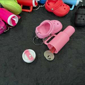 Nouveau design Porte-clés gobelet 3D, Porte-clés tasse, Porte-clés mini pantoufles dessin animé, Pendentif sac de rangement pour rouge à lèvres, Porte-clés - Product Image 3