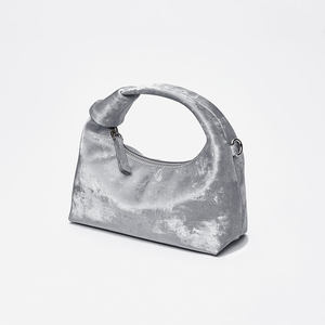 Sac à bandoulière diagonal pour femme en cuir de vachette satiné, nouveauté 2026, personnalisable en gros - Product Image 3