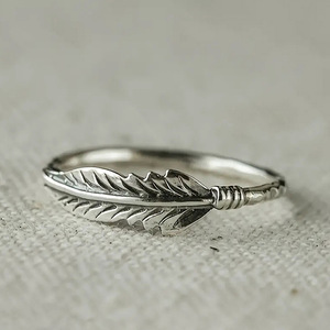 Nuovo Anello Vintage con Piuma e Zirconi, Elegante Gioiello da Dito per Fidanzamento in Stile Europeo e Americano per Donne - Product Image 2