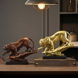 Scultura di Tigre Dorata in Stile Folk Americano, Figurina di Lupo in Resina, Ornamenti Artigianali per Decorazione Casa - Product Image 3