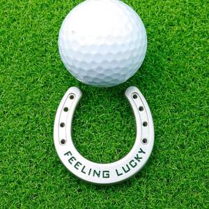 Marqueur de golf porte-bonheur gravé « Feeling Lucky », marqueur de balle de golf fer à cheval en argent poli, marqueur de position de golf - Product Image 2