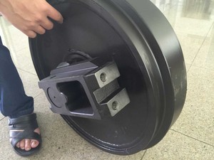 PC200-5/6/7/8 crawler excavator <span class=keywords><strong>track</strong></span> depan pemalas roda - Product Image 2