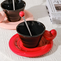 Ensemble tasse à café et soucoupe en céramique en forme de cœur créatif, design minimaliste moderne, peint à la main, fabriqué en Chine