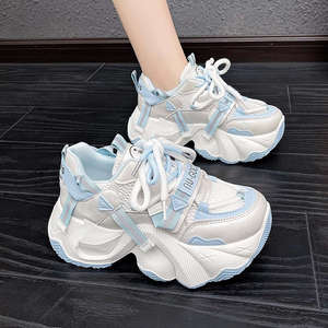 Baskets décontractées respirantes à talon bas pour femme, nouvelle collection printemps-automne 2025, populaires cette année, à semelle épaisse 26 - Product Image 4